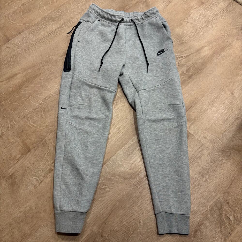 Nike Sportswear Tech Fleece Joggers Sweatpants Men's Small Gray Pants Zip Pocket